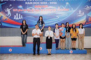 Đội tuyển Bơi THCS Nguyễn Lương Bằng đạt 6 Huy chương Đồng